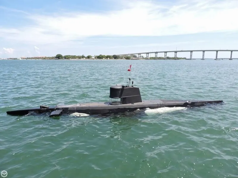 Slide: The Image of Marlin 32 Diesel Electric S-101 Manned Submarine 1987 - 3