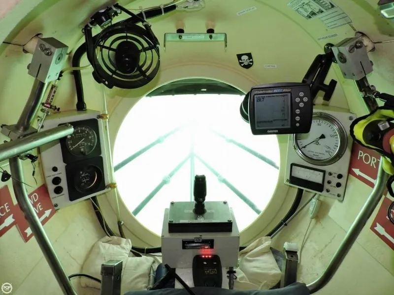 Slide: The Image of Marlin 32 Diesel Electric S-101 Manned Submarine 1987 - 6