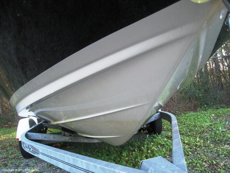 Slide: The Image of Sea Ray 205 Sport 2010 - 11