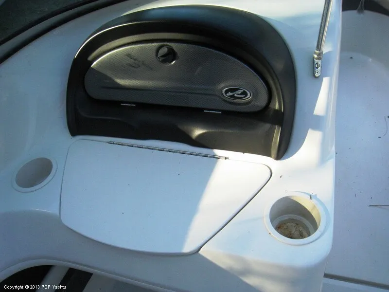 Slide: The Image of Sea Ray 205 Sport 2010 - 5