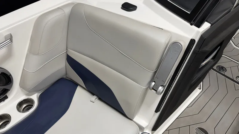 Slide: The Image of Malibu Wakesetter 24 MXZ 2017 - 102