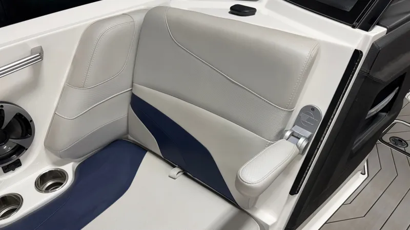 Slide: The Image of Malibu Wakesetter 24 MXZ 2017 - 103