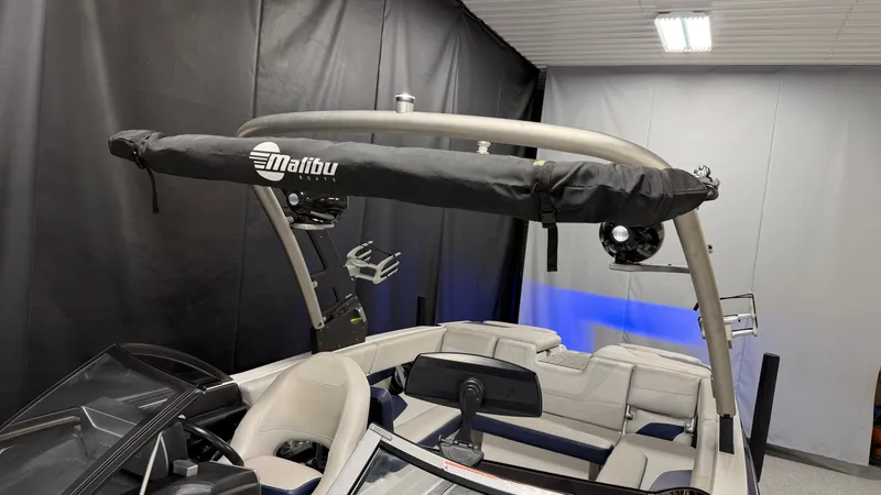 Slide: The Image of Malibu Wakesetter 24 MXZ 2017 - 106