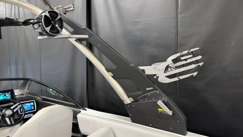 Slide: The Image of Malibu Wakesetter 24 MXZ 2017 - 107