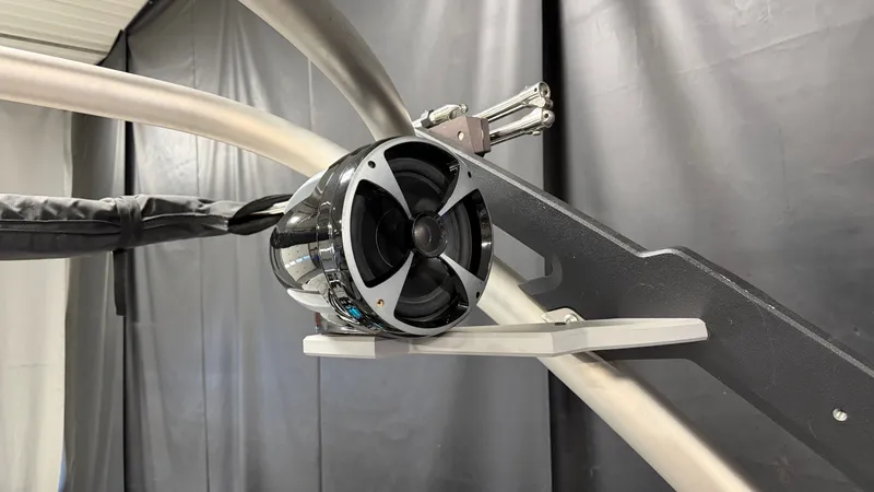 Slide: The Image of Malibu Wakesetter 24 MXZ 2017 - 108