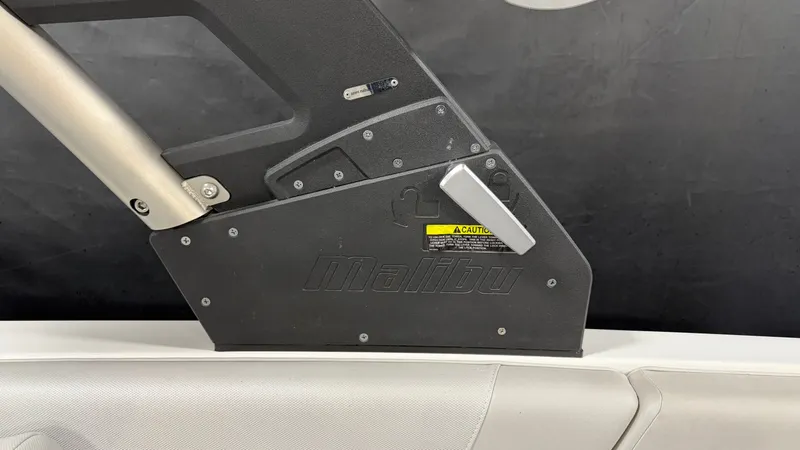 Slide: The Image of Malibu Wakesetter 24 MXZ 2017 - 110