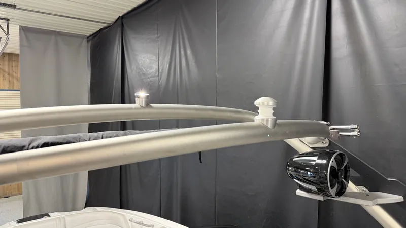 Slide: The Image of Malibu Wakesetter 24 MXZ 2017 - 111