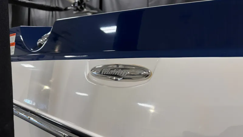 Slide: The Image of Malibu Wakesetter 24 MXZ 2017 - 114