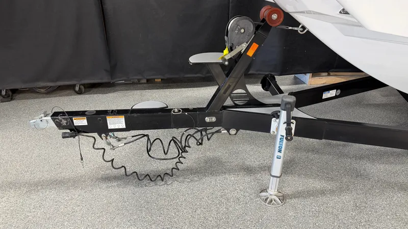 Slide: The Image of Malibu Wakesetter 24 MXZ 2017 - 120