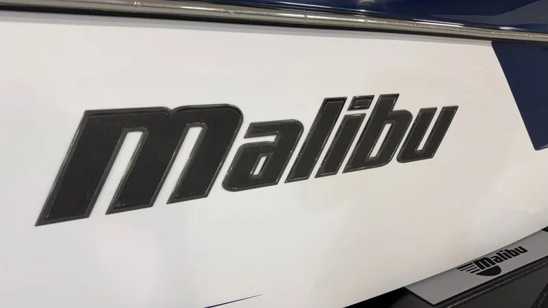 Slide: The Image of Malibu Wakesetter 24 MXZ 2017 - 124