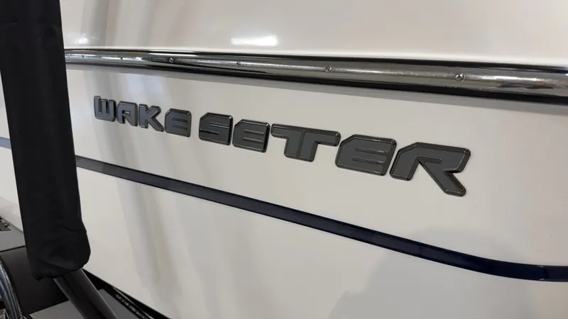 Slide: The Image of Malibu Wakesetter 24 MXZ 2017 - 126