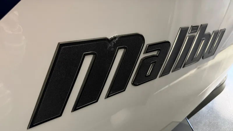 Slide: The Image of Malibu Wakesetter 24 MXZ 2017 - 127