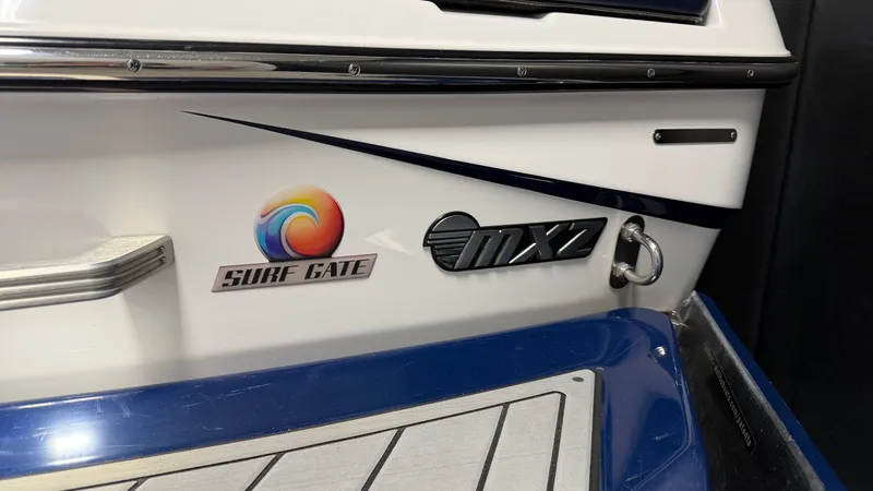 Slide: The Image of Malibu Wakesetter 24 MXZ 2017 - 13