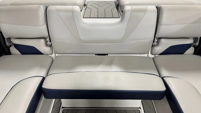 Slide: The Image of Malibu Wakesetter 24 MXZ 2017 - 27