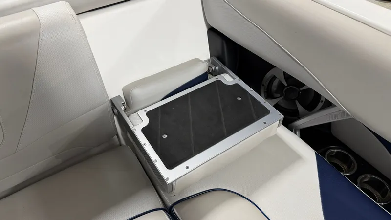 Slide: The Image of Malibu Wakesetter 24 MXZ 2017 - 48