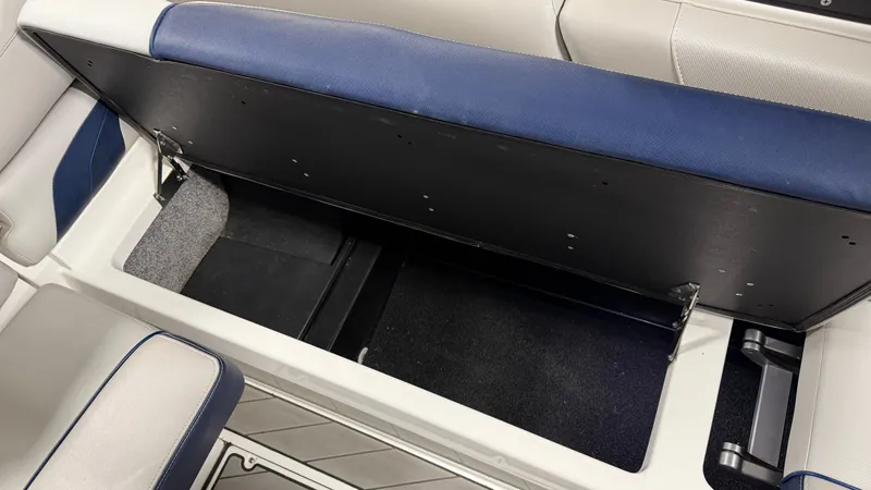 Slide: The Image of Malibu Wakesetter 24 MXZ 2017 - 52