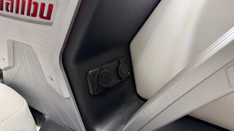 Slide: The Image of Malibu Wakesetter 24 MXZ 2017 - 55