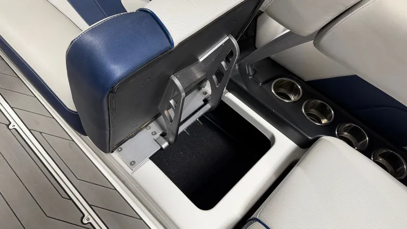 Slide: The Image of Malibu Wakesetter 24 MXZ 2017 - 57