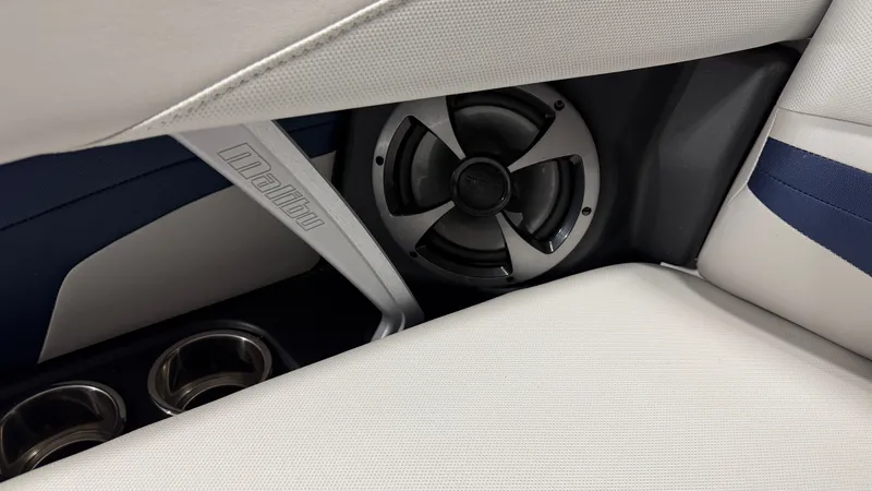 Slide: The Image of Malibu Wakesetter 24 MXZ 2017 - 60