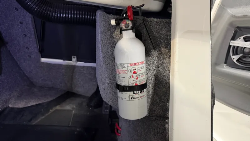 Slide: The Image of Malibu Wakesetter 24 MXZ 2017 - 64