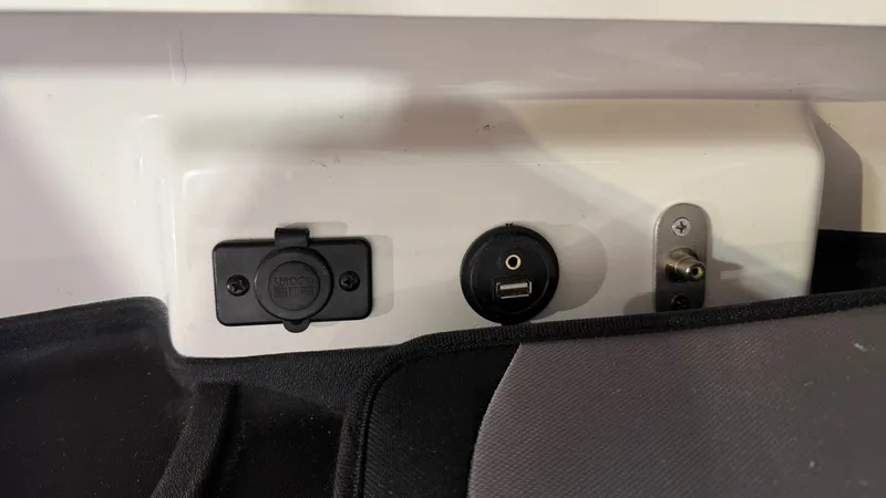 Slide: The Image of Malibu Wakesetter 24 MXZ 2017 - 67