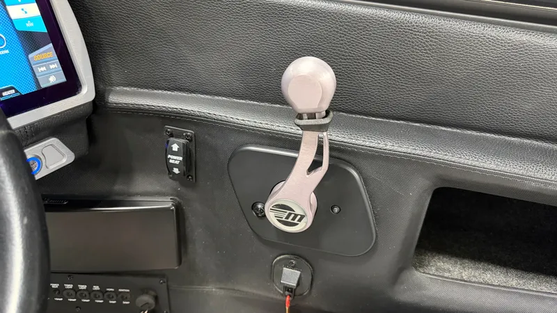 Slide: The Image of Malibu Wakesetter 24 MXZ 2017 - 76