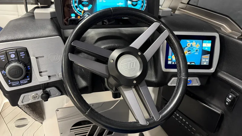 Slide: The Image of Malibu Wakesetter 24 MXZ 2017 - 83