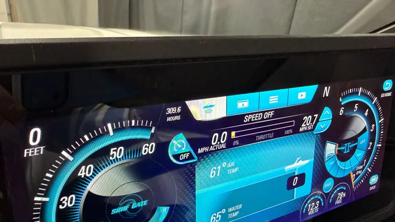 Slide: The Image of Malibu Wakesetter 24 MXZ 2017 - 85