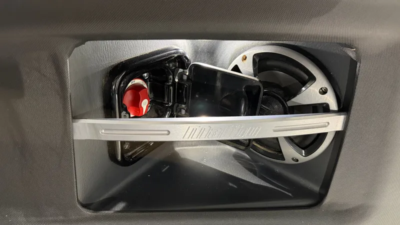 Slide: The Image of Malibu Wakesetter 24 MXZ 2017 - 89