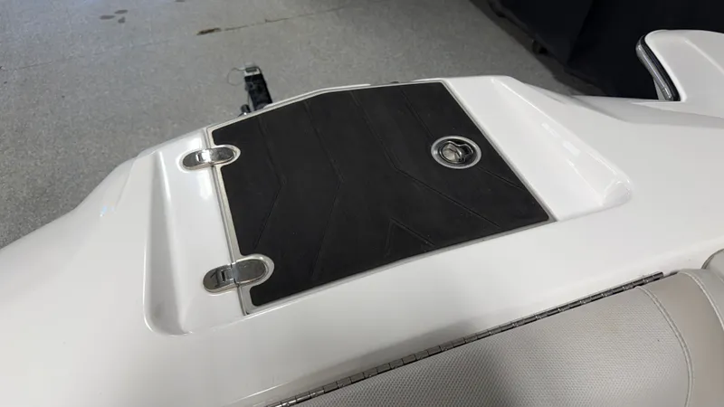 Slide: The Image of Malibu Wakesetter 24 MXZ 2017 - 99