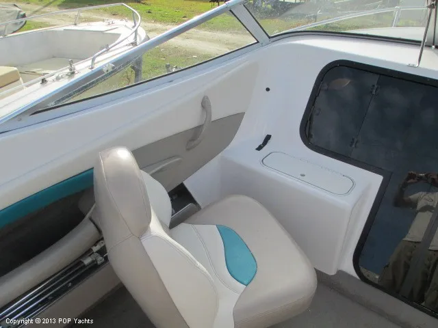 Slide: The Image of Four Winns 225 Sundowner 1996 - 4