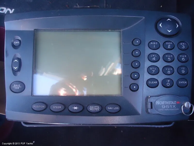 Slide: The Image of Sea Ray 390 Express 1984 - 3