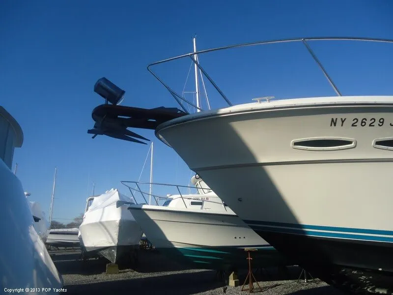Slide: The Image of Sea Ray 390 Express 1984 - 8