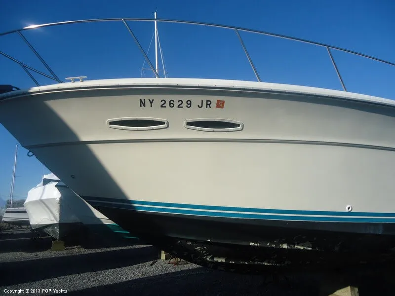 Slide: The Image of Sea Ray 390 Express 1984 - 9