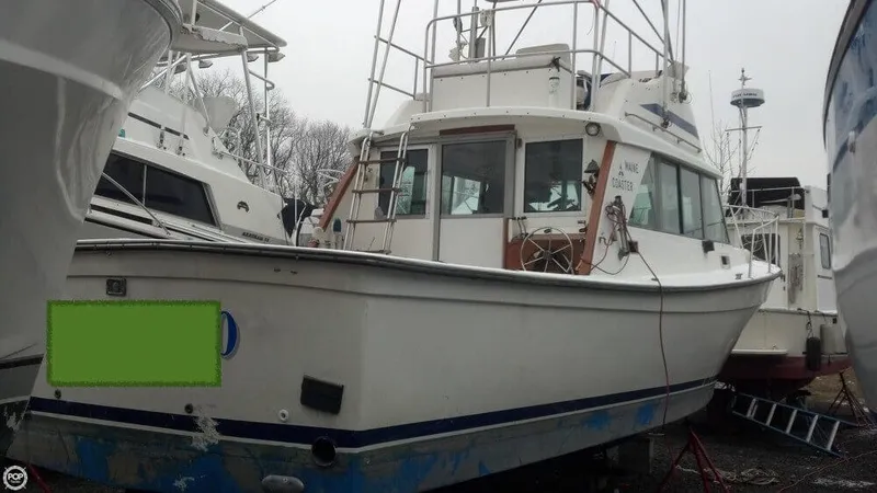 Slide: The Image of Henriques 35 Maine Coaster Sportfisherman 1984 - 2