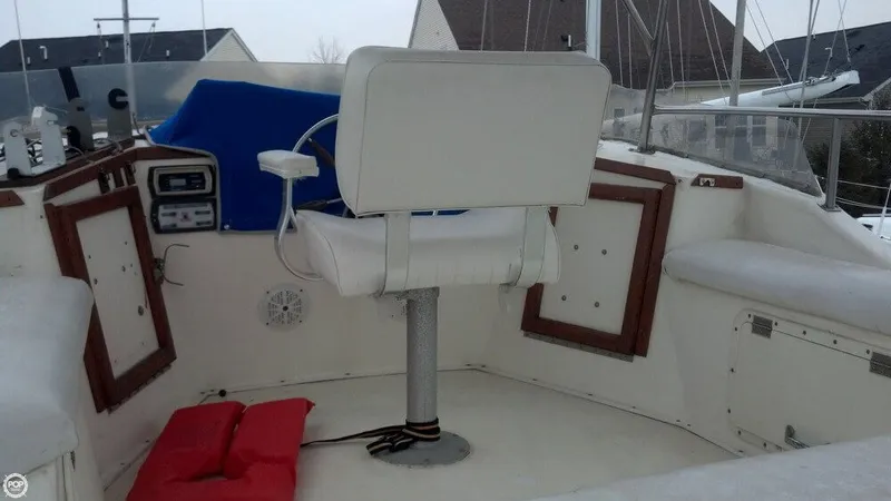 Slide: The Image of Henriques 35 Maine Coaster Sportfisherman 1984 - 9