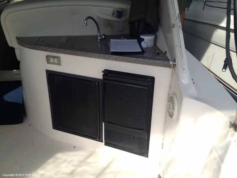Slide: The Image of Rinker 342 Fiesta Vee 2004 - 6