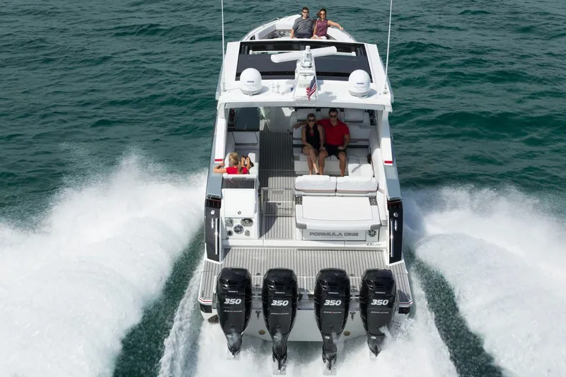 Slide: The Image of Manufacturer Provided Image: 2018 Formula 430 Super Sport Crossover boat cruising with passengers. - 4