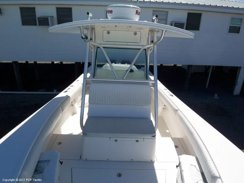 Slide: The Image of Regulator Marine 32 FS Center Console 2005 - 5