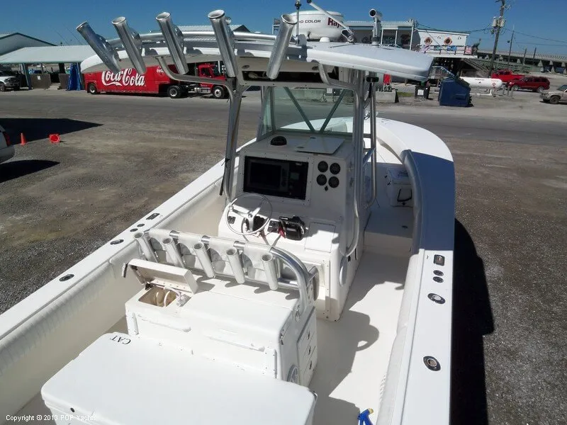 Slide: The Image of Regulator Marine 32 FS Center Console 2005 - 6