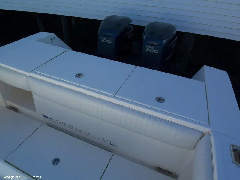 Slide: The Image of Regulator Marine 32 FS Center Console 2005 - 8
