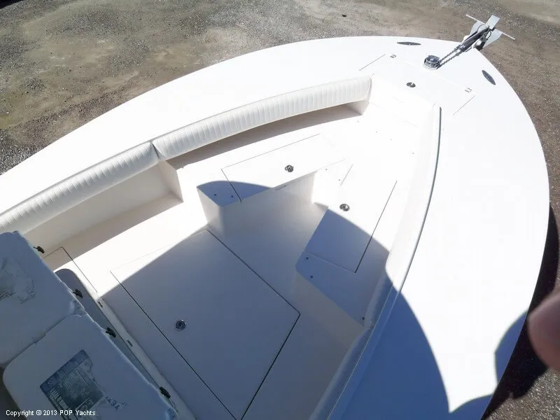 Slide: The Image of Regulator Marine 32 FS Center Console 2005 - 9