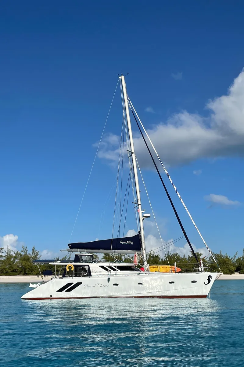 Slide: The Image of 2016 Knysna 500 SE yacht sailing on clear blue waters. - 35