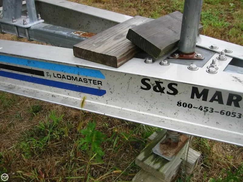 Slide: The Image of Boston Whaler 270 1985 - 6