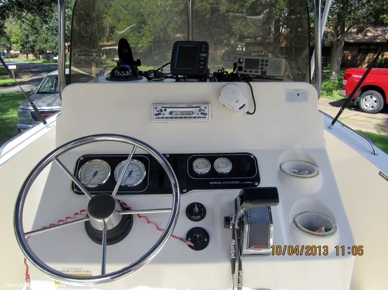 Slide: The Image of Sea Hunt Triton 202 Center Console 2003 - 10