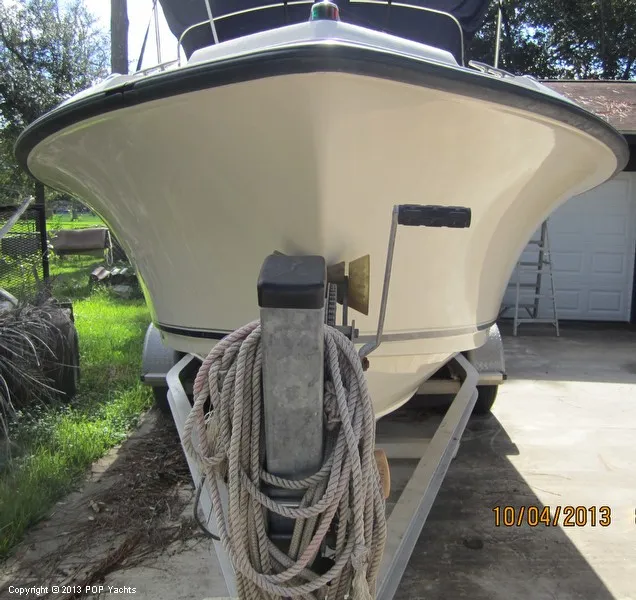 Slide: The Image of Sea Hunt Triton 202 Center Console 2003 - 2