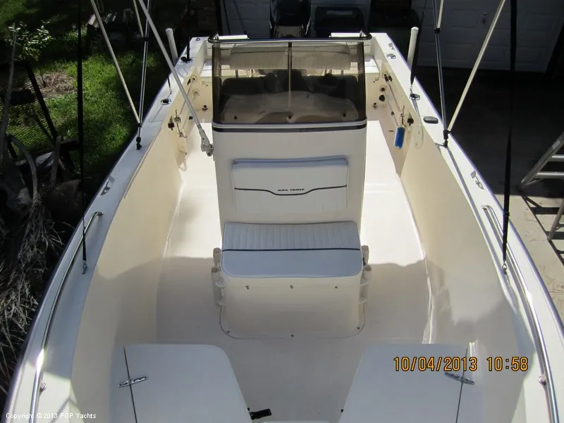 Slide: The Image of Sea Hunt Triton 202 Center Console 2003 - 4