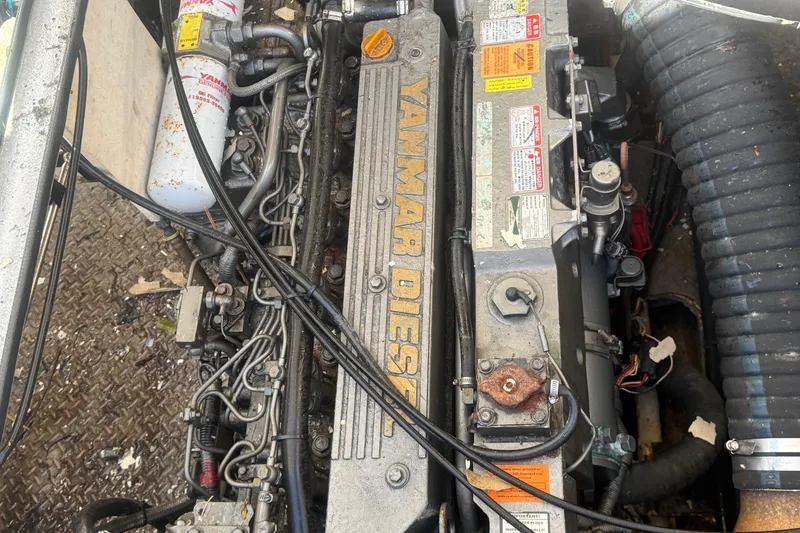 Slide: The Image of Yanmar diesel engine in a 2005 Regal Commodore 3880 boat. - 23
