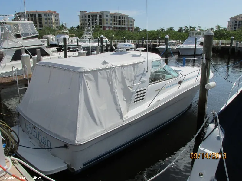 Slide: The Image of Sea Ray 370 Express Cruiser 1997 - 5