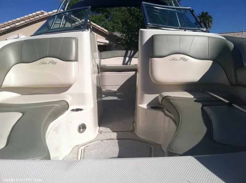 Slide: The Image of Sea Ray 220 Sundeck 2005 - 8